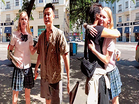 世界共通のBody Language 金髪スポーツ女子×制服コス!土下座で口説いて生ハメ乱交キュートなアソコに大量中出しザーメン発射で悶絶! サンプル動画サムネイル